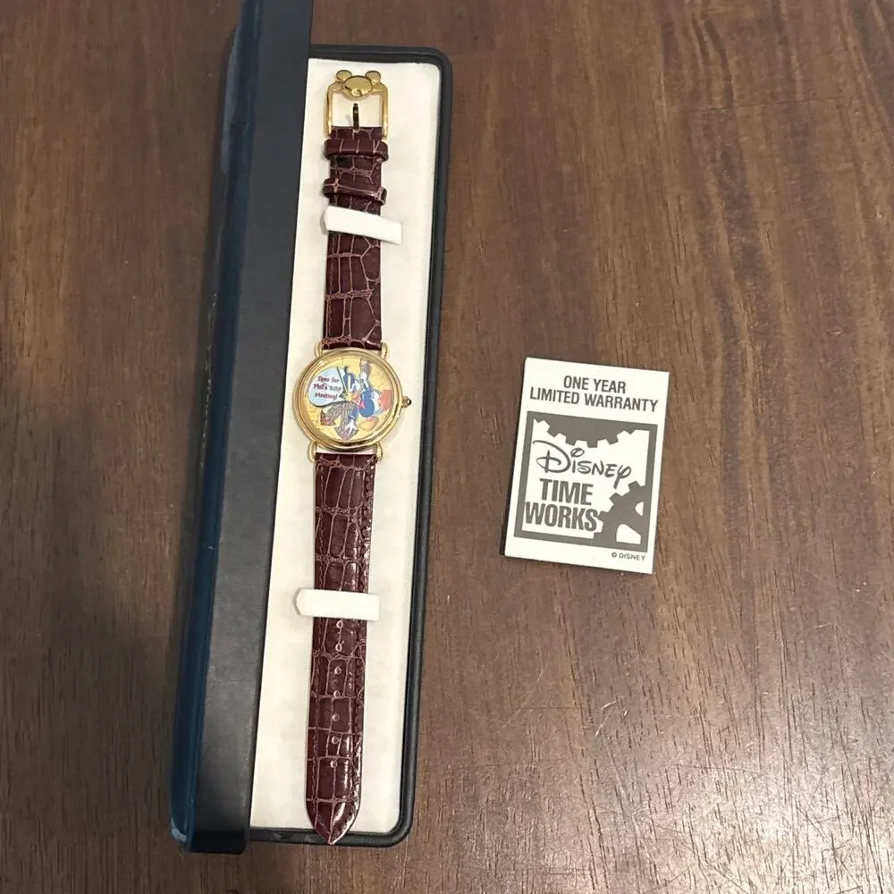 New Disney Artist Watch Donald Duck Rare! Super Nice Quality Limited